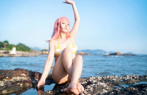 【美图】七七娜娜子 – 穗香泳衣-春日ACG